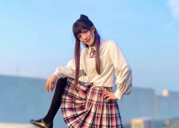 王奕萌又对自己做了什么？