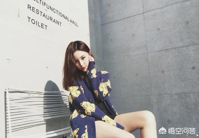 王思聪前女友上快本，被网友吐槽本人与照片不符，又去整容了吗？