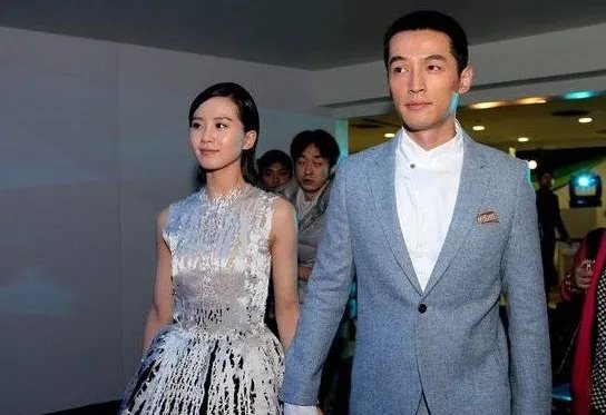 胡歌、刘诗诗再见面相视一笑，他们此前有过哪些交集？