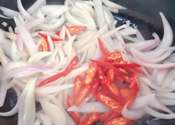 洋葱炒牛肉的做法