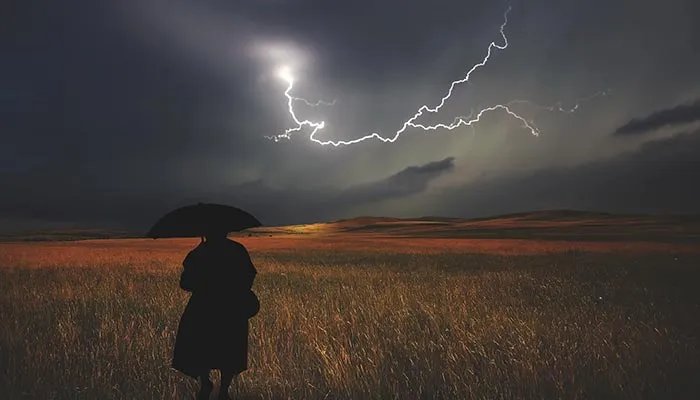 打雷可以玩电脑么 打雷是否可以玩电脑