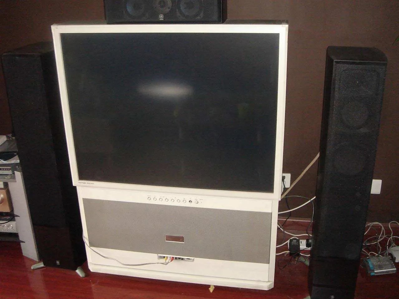 什么是背投电视