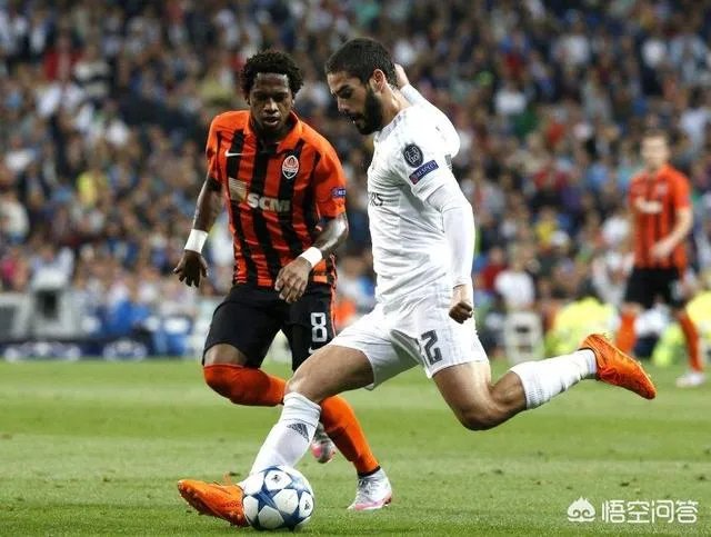 伊斯科跟贝尔的位置冲突吗？媒体都说伊斯科要取代贝尔，伊斯科能踢右边锋吗？