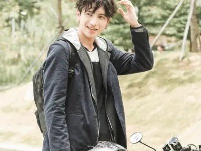 完颜洛绒是满族人吗