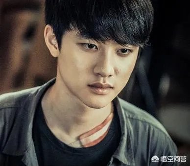 如何看待EXO成员都暻秀提前最后期限两年入伍？