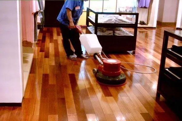 木地板打蜡怎么打