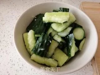 凉拌青瓜