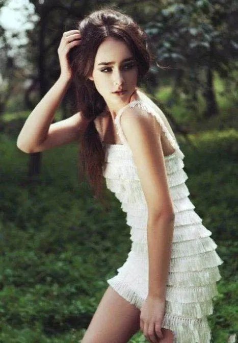 女神般的存在！巴西14岁清纯嫩模写真大放送