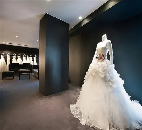 上海王薇薇婚纱店在哪里 王薇薇婚纱多少钱一件