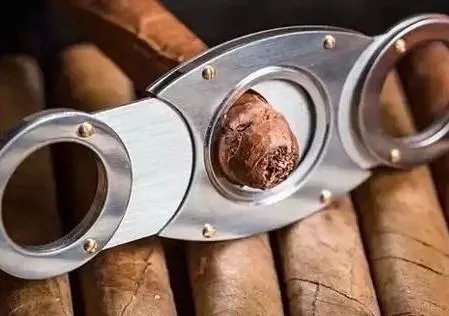 雪茄怎么抽图解