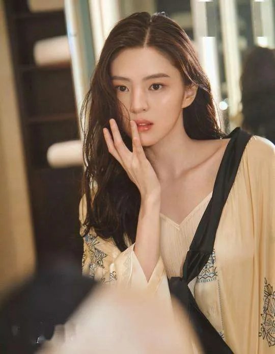 韩素希个人资料简介图片 韩素希的父母是谁家庭背景显赫是真的吗