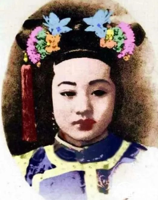 珍妃井那么小一个井口，珍妃是怎么被丢进去的？