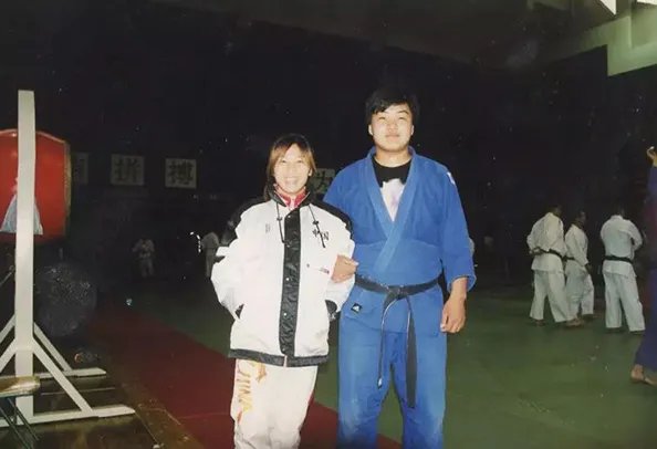 16年被摔284万次讲了一个什么样的故事？