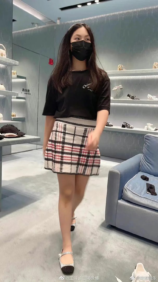 王诗龄现在长大的照片，最新减肥后照片