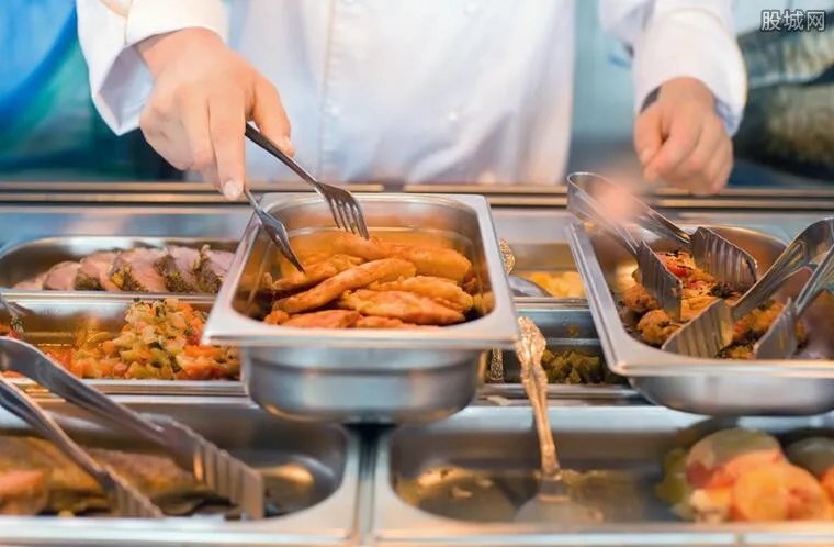 廉价外卖生产过程 恶心一幕曝光令人作呕