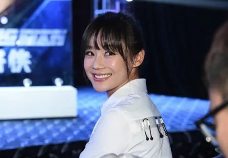 袁姗姗模仿Gaga惊艳全场 比哭演技大考验泪流不断