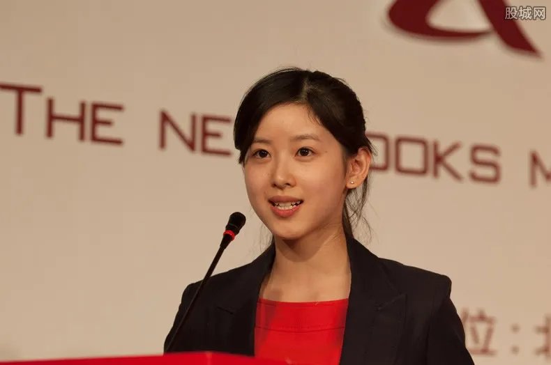 章泽天父亲是南京首富 章丽厚资产有多少？