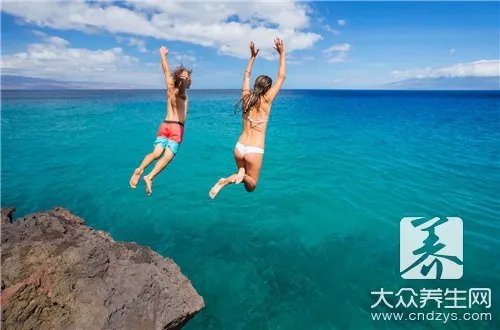 溺水自救方法有那些