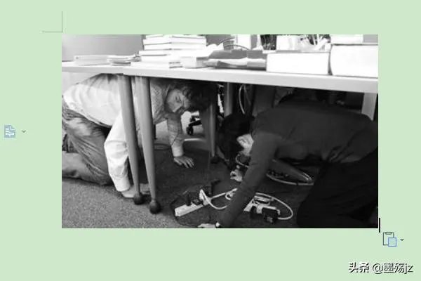 地震发生时怎样保护自己？