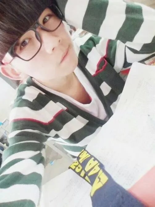 男生帅气照片？？