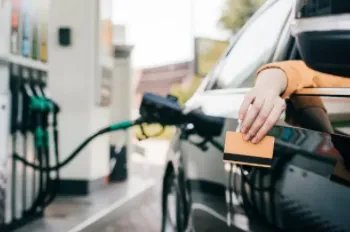 油价将迎年内第11轮调整，油价为什么一直涨价？