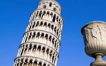 意大利比萨斜塔为什么会倾斜？比萨斜塔每年倾斜约多少厘米？
