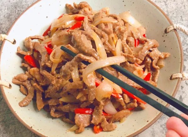 洋葱炒牛肉的做法