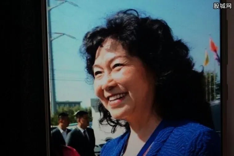 高俊芳照片 长生生物董事长高俊芳被批捕了