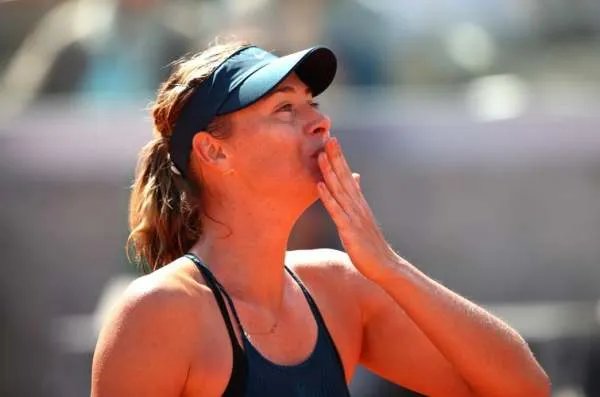 升级当妈妈!莎拉波娃宣布儿子出生,她为何被称为“网坛女神”?