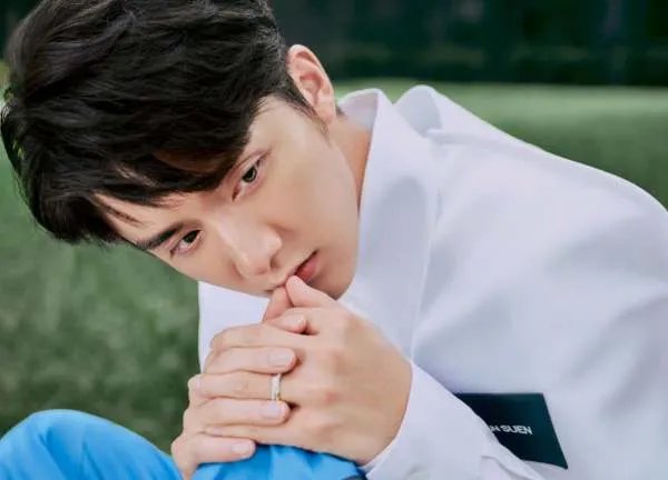 张新成是不是虚报身高，他真实身高多少？