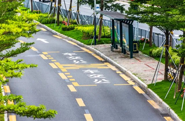 公交车站台与站台之间的距离是多少 公交车站台尺寸有多大