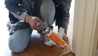 玻璃胶怎么使用