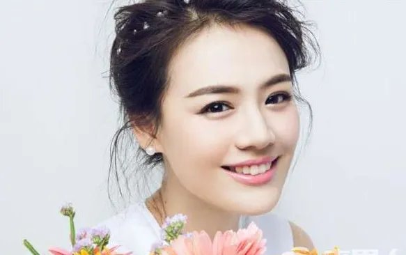 马思纯是什么背景