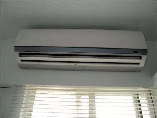 空调室内机漏水怎么回事