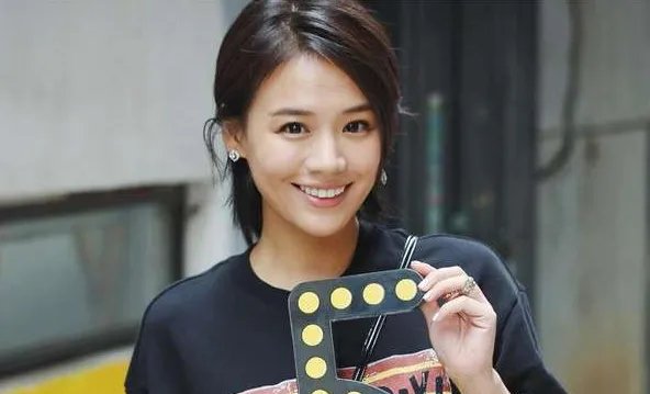 马思纯是什么背景