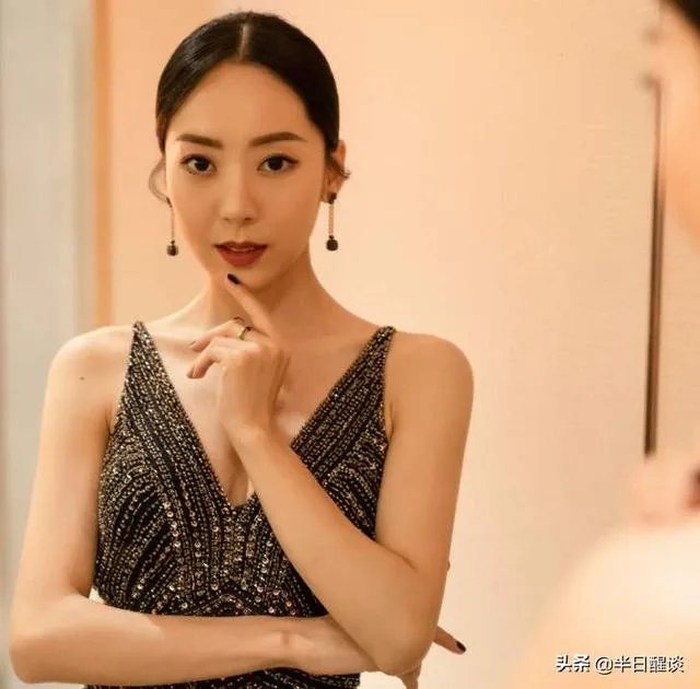 鄂靖文在演了《新喜剧之王》后，为什么还是没火？