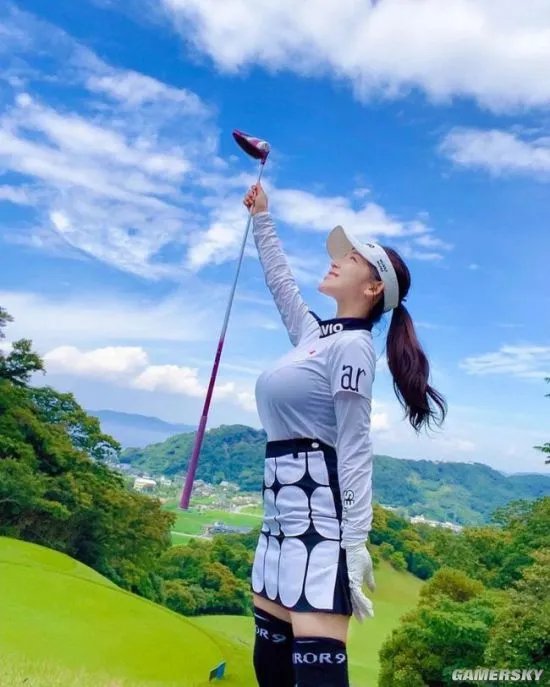 写真女星天木纯被疑整型 晒上半身x光照自证纯原装