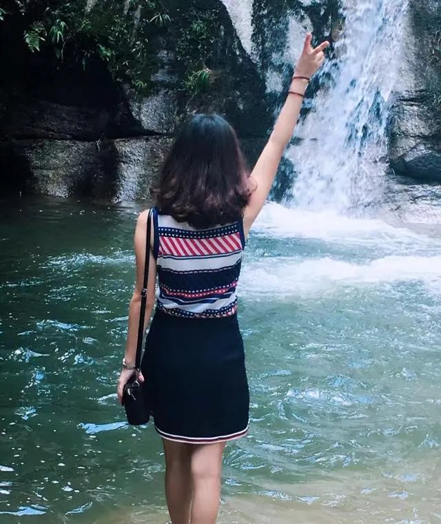 有哪些好看的女生背影头像分享吗？