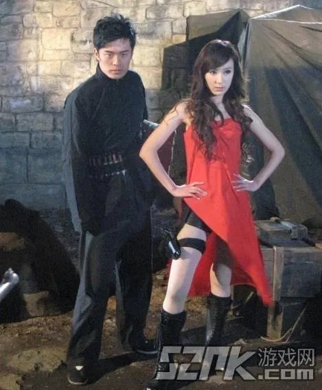 爱情公寓“曾小贤“自爆玩LOL 与薛之谦组队撸