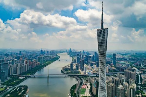 中国人口最多的10大城市排行，上海排第二，第一是江城