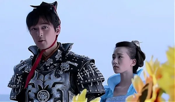 胡歌、刘诗诗再见面相视一笑，他们此前有过哪些交集？