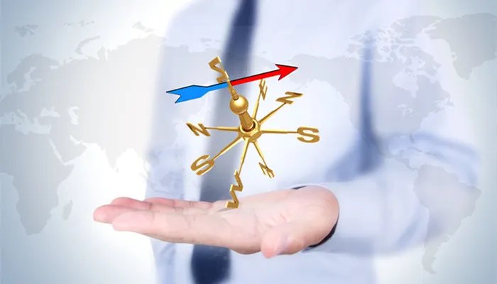 指南针红色的一头指向什么方向 手机指南针红色的一头指向什么方向