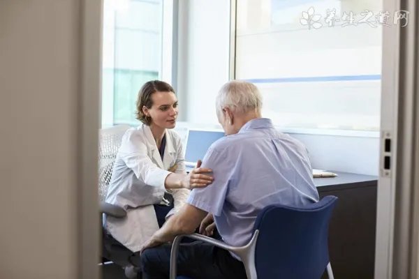 男人想睡你的几大表现：怎样判断男人爱你还是想睡你