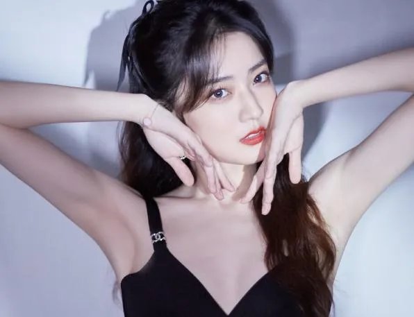 徐璐个人资料(简介,身高,年龄,三围,图片）