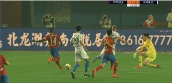 狂奔70米！阿奇姆彭利用速度连过4人完成破门！拉拽，飞铲都挡不住，你怎么看？