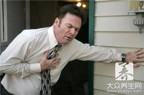 身上起小红点是怎么回事呢？