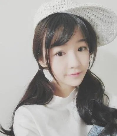 张依依素颜照外泄 还原网红的真实面目