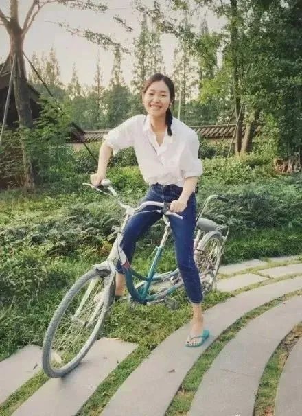 搭配衣服用什么软件最好。