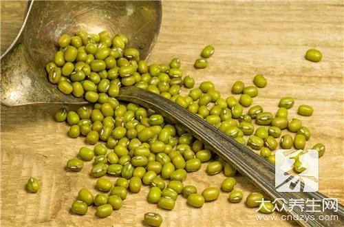 绿豆汤为什么是红色的呢