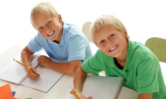 popular的比较级和最高级